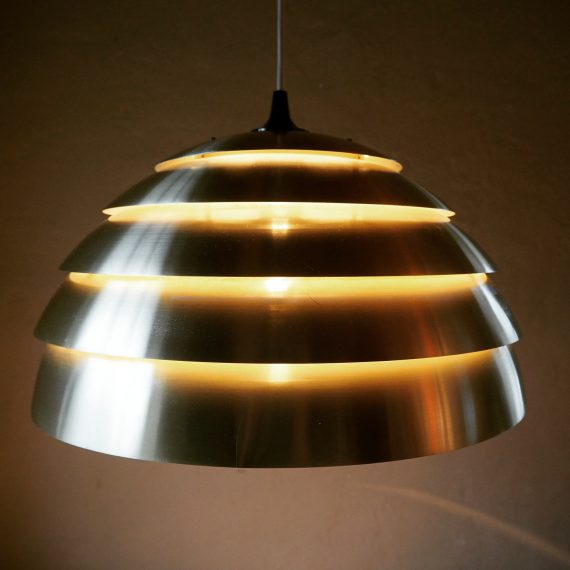 60's DOME Lamp Lamingo T 325 / 450 by Hans Agne Jakobsson, Markaryd - brass Ø46 cm H225cm - het kapje is niet origineel en de lak is op sommige plekken wat vervaagd, in lijn met de lagen - sold