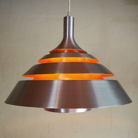 Vintage pendant lamp - Dana light, type Aqva Deens design - Aluminium met zacht oranje coating binnenin waardoor het prachtig licht geeft ﻿- Ø42cm H32cm, snoer 150cm - in goede vintage staat - sold