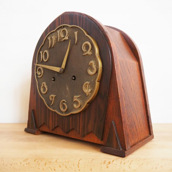 Junghans Württemberg Pendule W203 Klok - H26xD12cm - Kast van Pallisander hout, uurwerk van messing - Loopt en slaat goed, met een prachtige diepe gong - in zeer goede staat en inclusief sleutel - Art Deco Amsterdamse School - sold