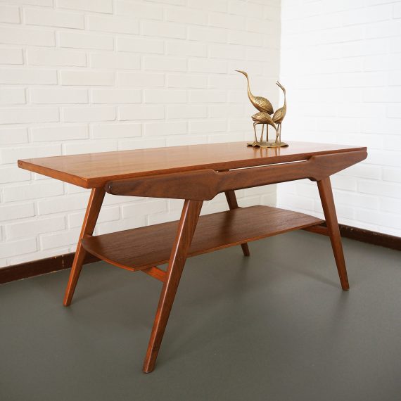 Vintage teak Salontafel / Coffee Table met omkeerbaar blad; de ene kant teak de andere bruine houtnerf formica - 97x46cm H46cm - Zeer goede vintage staat - sold