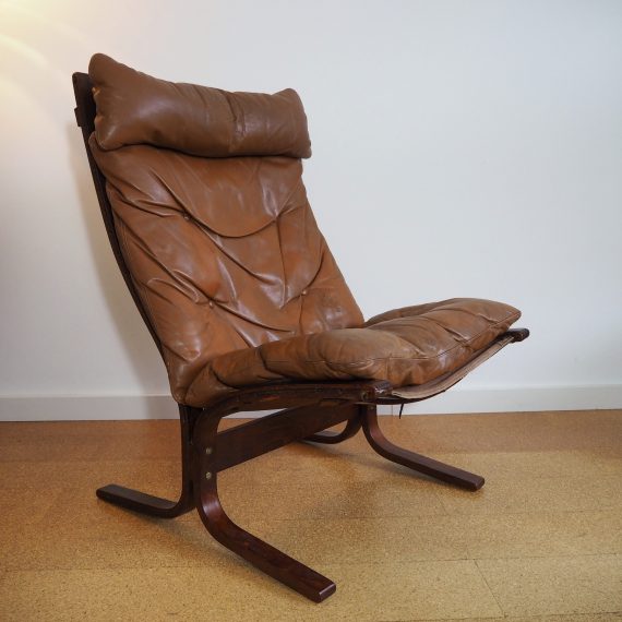 Siesta chair by Ingmar Relling Westnofa - Norwegian design - herenmodel- cognac bruin leer - enkele gaatjes in het leer, verder in goede staat - sold