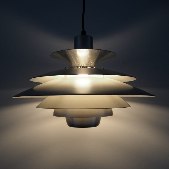 Danish design JEKA Schalenlamp type LOTUS - ø40cm totale lengte 95cm - zeer goede staat - sold