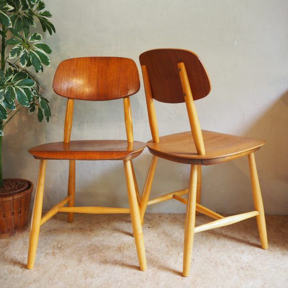 Vintage Zweeds design NESTO stoelen, gemerkt - Swedish design Nesto chairs - B43xD42xH78cm Zithoogte 44cm - sold