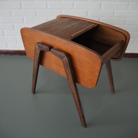 Vintage 50's Dutch design Naaikastje / Sewing Box / Opbergtafel met schuif roldeur - 56x40cm H50cm - sold