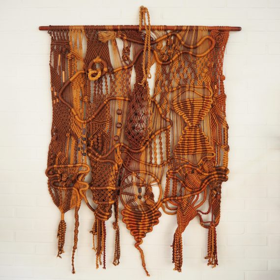 Groot Macramé Wandkleed uit de seventies B110xH130cm - Vintage Macramé Tapestry - sold