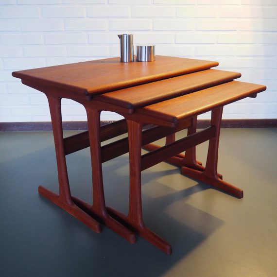 Kai Kristiansen Nesting Tables - Vildbjerg Møbelfabrik 60's - Danish design - 62x38xh44cm - sold