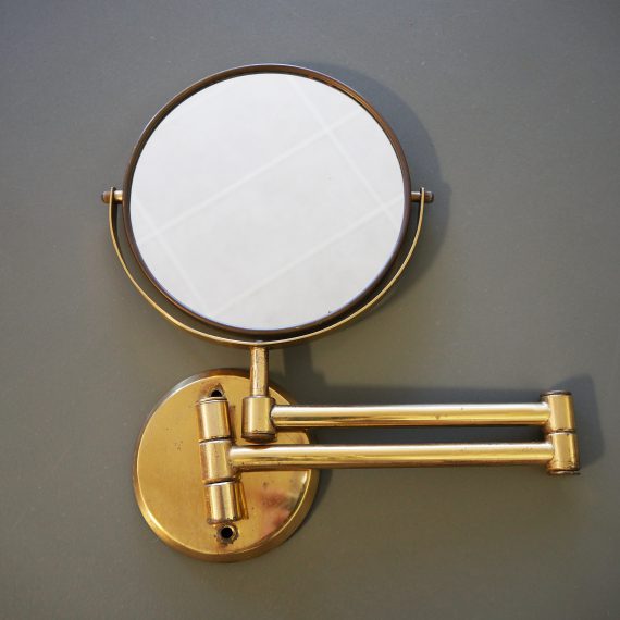 Oude Messing Scheerspiegel met een gewone en een vergrotende kant - mooi patina van het messing - Brass Shaving mirror - sold