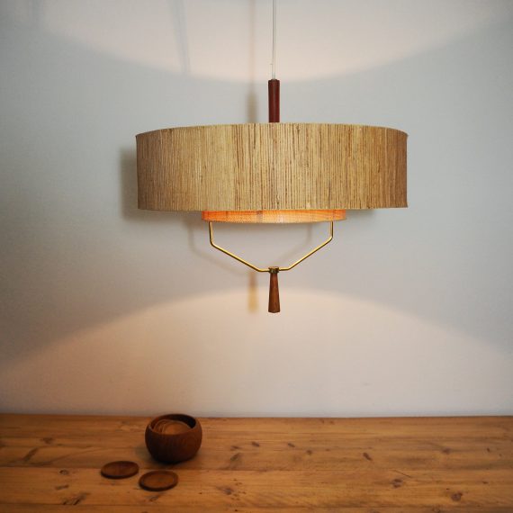 Grote sfeervolle Hanglamp met 2 kappen in rattan gecombineerd met messing en teak - Danish design Pendant Lamp - Ø45cm - in goede vintage staat met sporen van gebruik naar leeftijd, goed werkend - sold