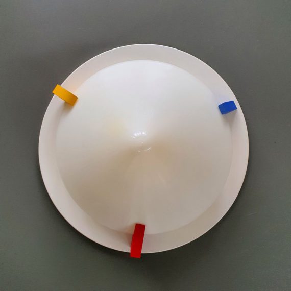 Jaren 80 IKEA Plafondlamp van de Stoja serie, in Memphis style - metaal, hout en kunststof, in goede staat, de piramidevormige kap heeft een lichte verkleuring in de punt - ø 45cm - sold