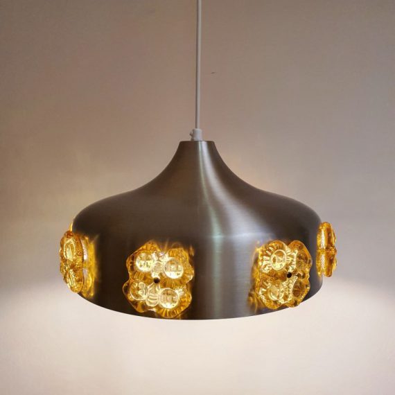 Vintage Deens design Hanglamp in geborsteld metaal met geelgouden glazen bloemen, designer onbekend - Ø31cm in zeer goede vintage staat, heel sfeervol en voorzien van een 200cm lang snoer - € 110