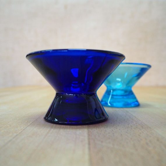 kobaltblauwe Iittala Kartio Votive Kandelaren by Kaj Franck, Finland. H5cm Ø5.5cm - 3 stuks à € 10 per stuk