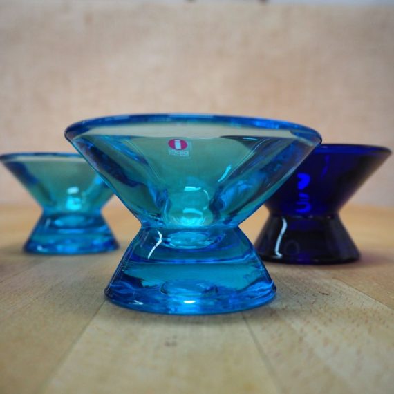 Lichtblauwe Iittala Kartio Votive Kandelaren by Kaj Franck, Finland. H5cm Ø5.5cm - 4 stuks à € 10 per stuk