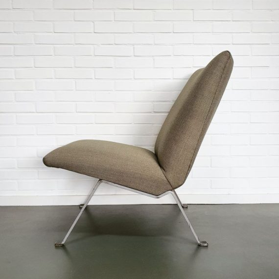 Easy Chair van Koene Oberman voor Gelderland, zeldzaam, jaren 50 - nieuw gestoffeerd met zacht olijfgroene Kvadrat stof (wol) - € 1150