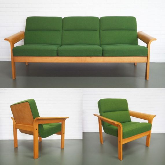 Deens design Lounge Set, comfortabel Bankstel by Rud Thygesen & Johnny Sørensen for Magnus Olesen, 1970s - Set van 1 Bank en 2 Fauteuils - in zeer goede vintage staat en bekleed met (ws) ploeg wol in een prachtige groene kleur - het geheel zit vast dus er verschuift niets! en zie ook de mooie plywood achterkant en gewelfde leuningen - Sold