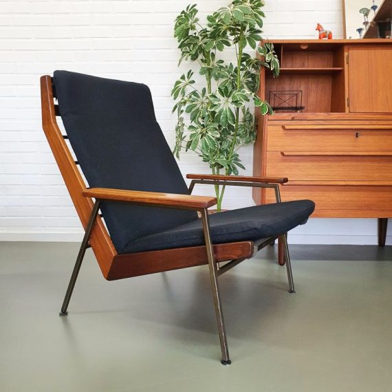 Vintage jaren 50 'LOTUS' Fauteuil - Rob Parry voor Gelderland, Dutch design - Model 1611 - in goede vintage staat met leeftijdssporen, het kussen en de singels zijn eens vervangen, niet professioneel maar prima bruikbaar, schoon en intact - sold