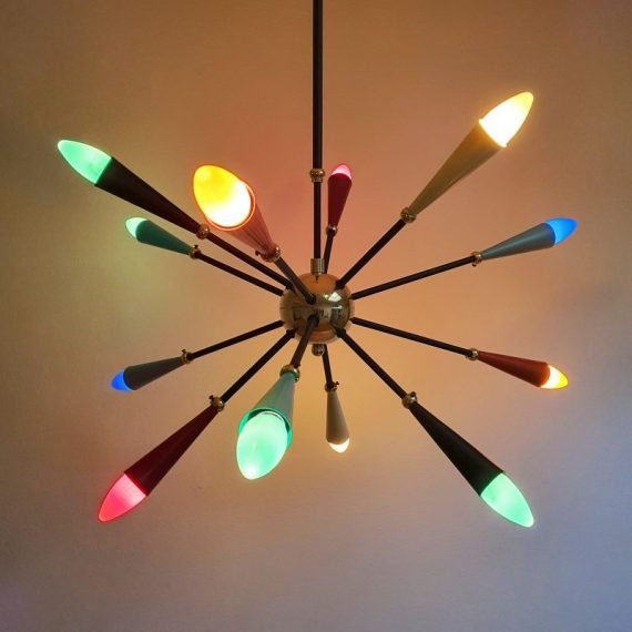 XXL Veelkleurige Vintage Spoetnik Lamp - Mid Century Sputnik Chandelier Stillnovo style - in zeer goede (perfect gerenoveerde) staat en eventueel inclusief een aantal (oude) gekleurde reserve lampjes - Ø80cm Hoogte verstelbaar tussen ongeveer 90 en 110 cm - sold