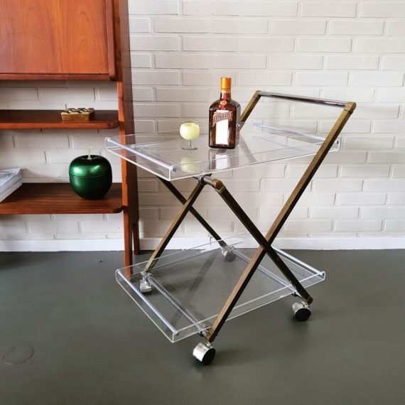 Serveerwagen in messing en chroom met bladen van plexiglas - 65x48cm H60cm - € 165