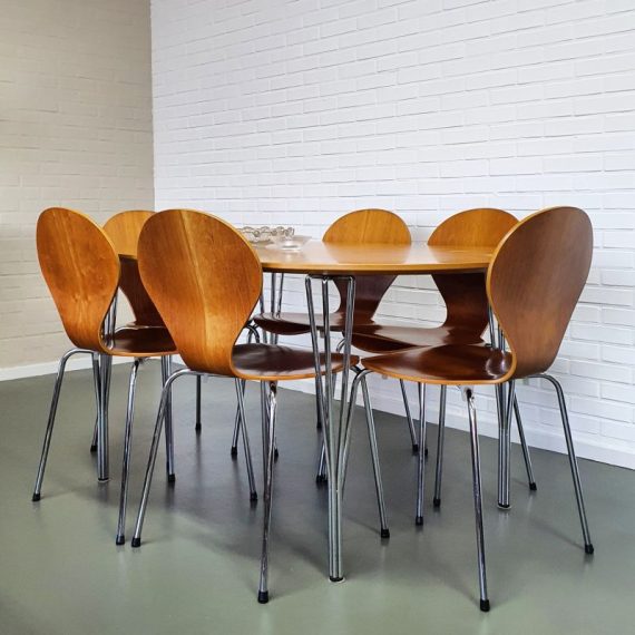 Plywood beuken Eettafel Set met 6 stapelbare stoelen 'Rondo' van Erik Jørgensen voor Phoenix Denmark, tafel met hairpin-legs 152x102x73cm en stoelen 84x44cm, zithoogte 47cm - in goede vintage staat met patina - in de stijl van Fritz Hansen - Sold