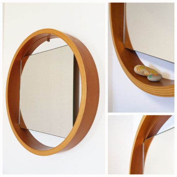 Ronde Vintage Spiegel van Benno Premsela (vormgever en binnenhuisarchitect 1920-1997) voor Spectrum jaren 70 Dutch design - Cirkel van beukenhouten plywood met daarin een vierkante spiegel, gevat in sleuven - Ø 50cm, breedte 7,5 cm - in zeer goede staat - stevige ophanging aan de achterkant - sold