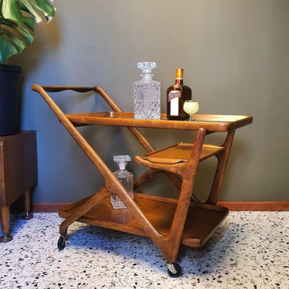 Cesare Lacca for Cassina /De Ster, Gelderland - 50's Serving Cart Trolley Serveerwagen - Notenhout - Goede vintage staat, compleet met het dienblad en originele glasplaat - verkocht/sold