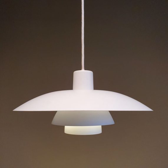 Vintage PH 4/3 Hanglamp, Poul Henningsen voor Louis Poulsen - Ø40cm off white, geheel origineel met oranje bovenplaatje, geen onderplaatje - in goede vintage staat, 1 klein wit soort vlekje bovenop - € 330
