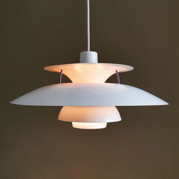 Vintage witte PH5 Lamp - Poul Henningsen voor Louis Poulsen DK- ø50cm - in goede vintage staat met sporen van gebruik, stoffen snoer - € 445