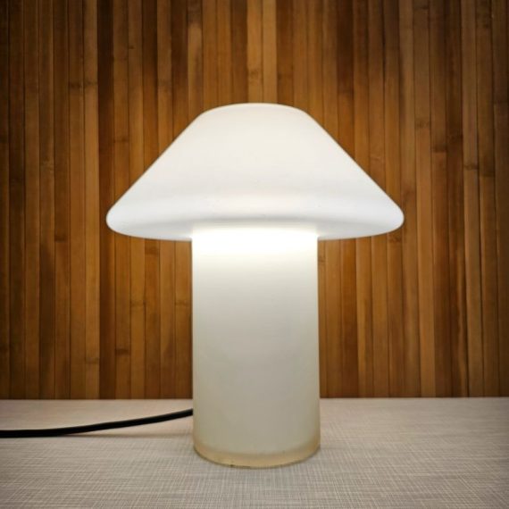 Stijlvolle Vintage Mushroom Tafellamp in wit opaline matglas, en van binnen glans - Hala Zeist jaren 80 - in goede staat en nagekeken, met lang snoer met schakelaar - H 26cm Ø 24cm - sold