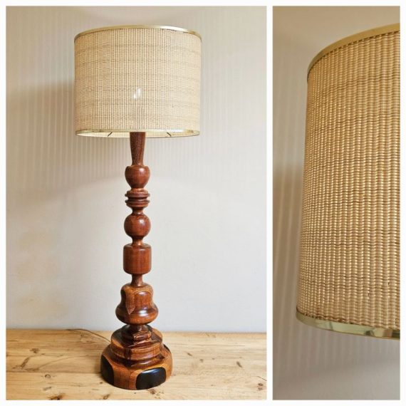 Vintage Vloerlamp of grote Tafellamp in diverse soorten hout met linnen kap - Zware voet van prachtig gedraaid hout totale hoogte 112cm € 250