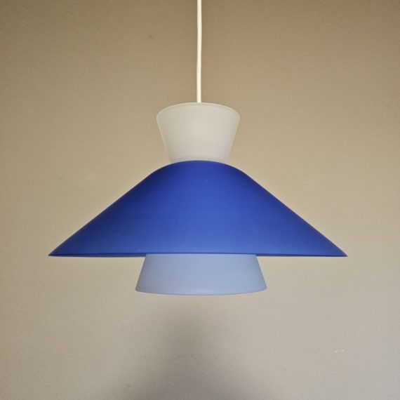 Deense vintage Hanglamp in matglas, wit met blauw - H20cm Ø30cm met kort snoer (kan aangepast worden naar wens) - € 120