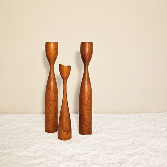 Set van 3 teak houten Kandelaren Deens design vintage - H29 H22 en H29cm - in zeer goede staat - Setprijs € 145