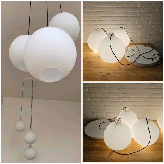 2 x set van 3 Opaline glazen Satellite Hanglampen Ø30 van Vilhelm Wohlert voor Louis Poulsen, met grote metalen plafondplaat - lengte 205cm - Vintage Deens design jaren 50 / 60 - in goede vintage staat en geheel nagekeken en ophangklaar - per set € 995