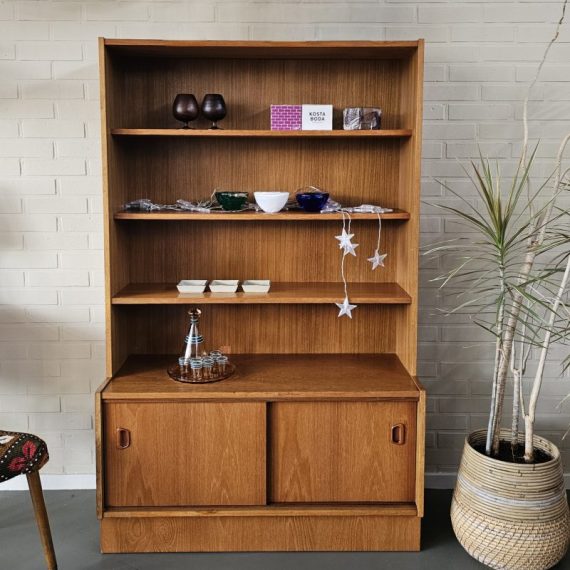 Vintage teak (Dutch design in Scandinavische stjil) Kast Boekenkast met onderaan 2 schuifdeuren - 149x40x95cm - in goede vintage staat - sold