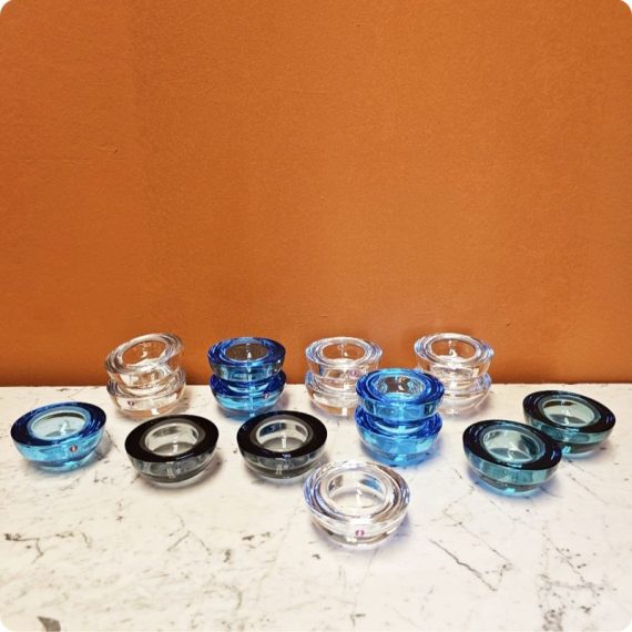 Waxinehouders Ballo van Iittala Fins design - p/st € 15 beschikbaar; 7 stuks in transparant, 5 in helderblauw, 2 in grijs en 2 in blauwgroen